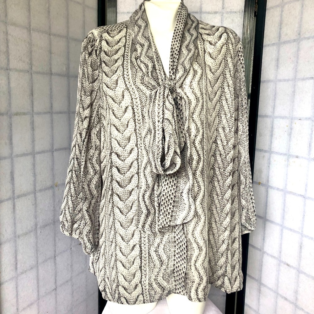 Unique Womens 1x blouse that looks like a sweater grey color